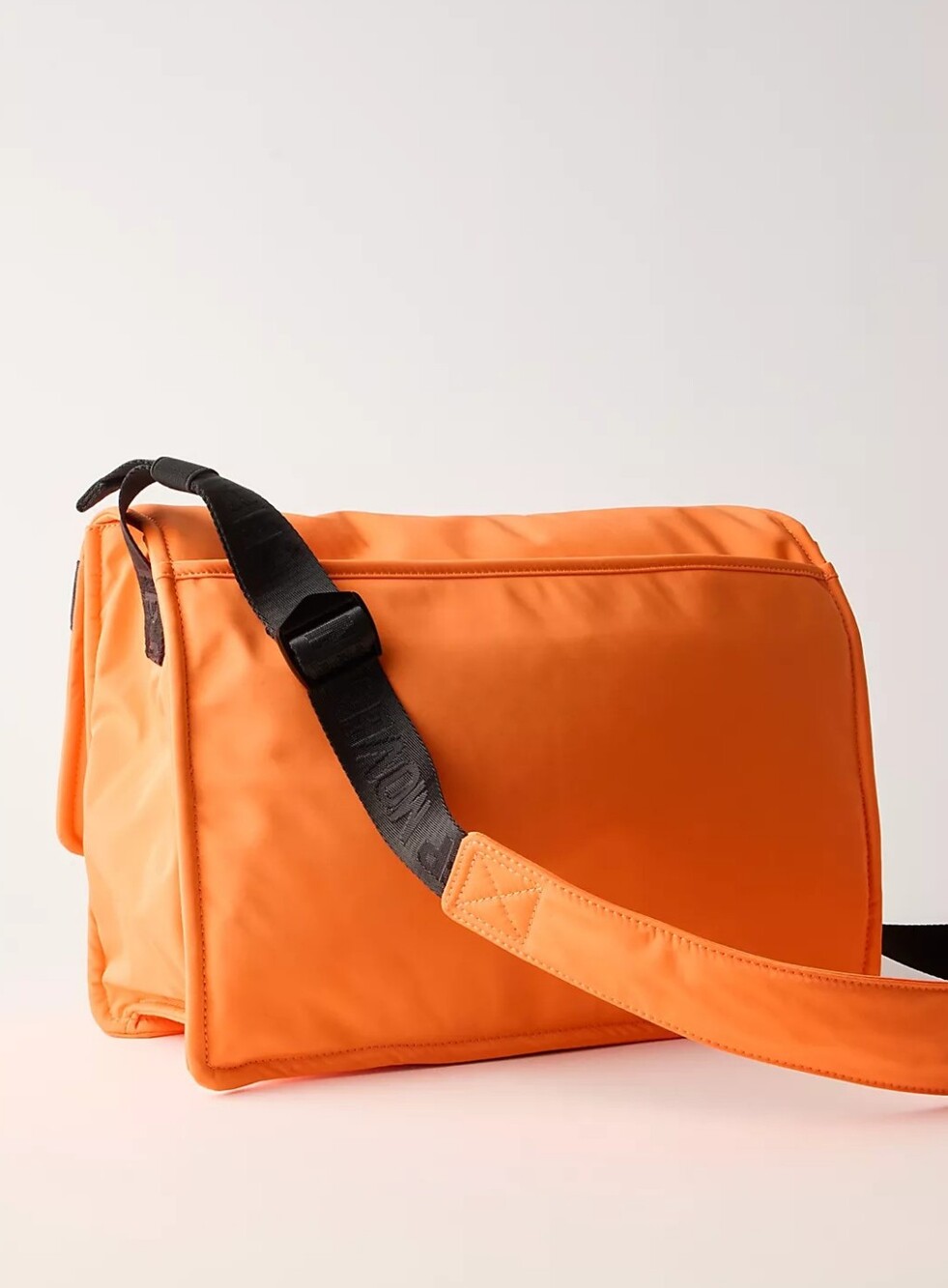 FP Movement In Motion Messenger Bag/Orange - Picture 3 of 15